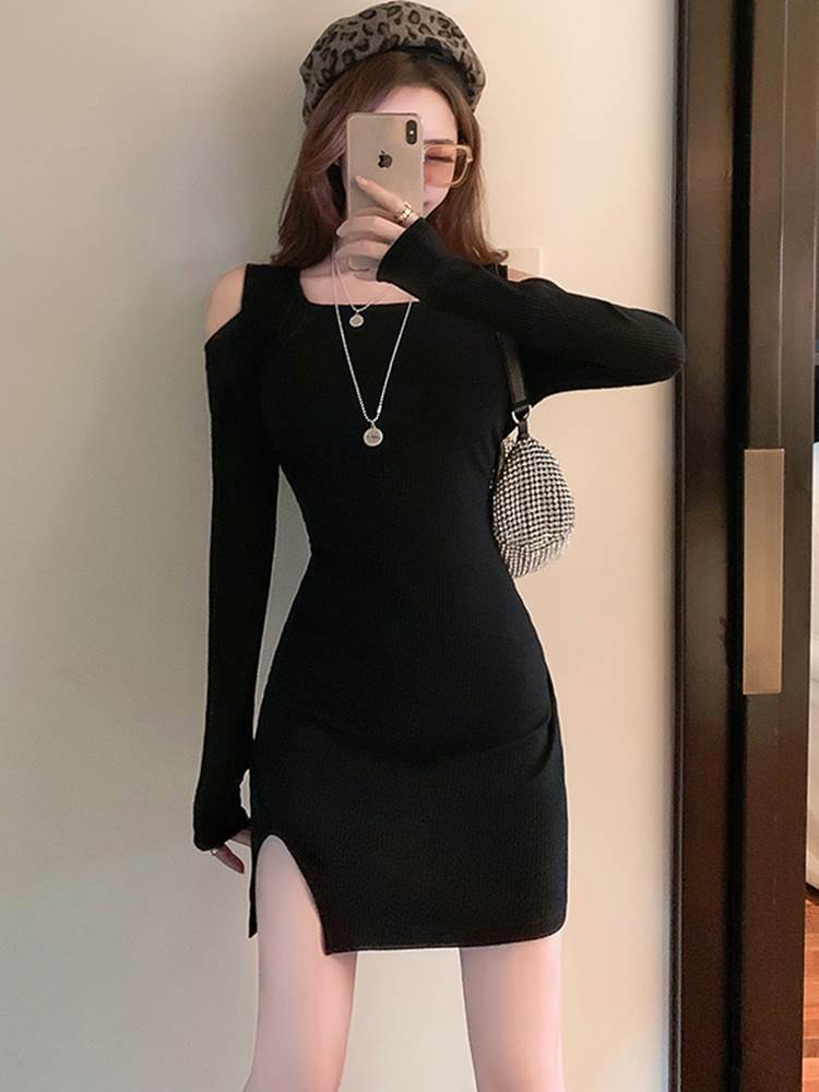 オープンショルダー スクエアネック ニット ワンピース レディース ミニ丈 膝上 タイト 長袖 スリムフィット 細身 ボディコンシャス 伸縮性 スリット入り 肩だし 肌見せ 秋 冬 シンプル 大人可愛い 韓国 オルチャン 個性的 デザイン おしゃれ