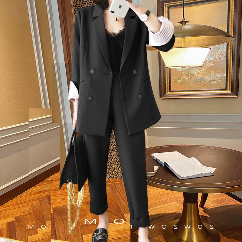 セットアップ スーツ ジャケット アウター 上着 前開き レディース かわいい 大人可愛い きれいめ 上品 こなれ感 シンプル カジュアル 主役級 存在感 個性的 韓国 オルチャン かっこいい デート お出かけ セットアップ ダブルボタン ボトムス パンツ クロップド丈