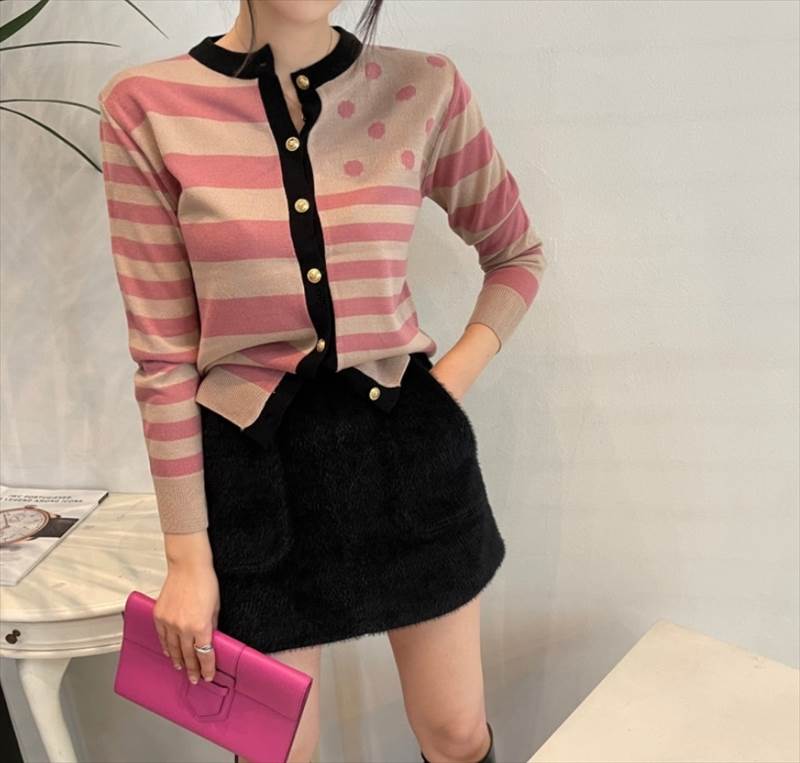 レディース トップス カーディガン 袖あり 長袖 ラウンドネック 襟なし ストレート 前開き 伸縮性 薄手 かわいい 大人可愛い きれいめ シンプル カジュアル 上品 おしゃれ 大人可愛い 大人女子 こなれ感 ラフ ルーズ カーディガン 個性的 主役級 存在感 とろみ感 送料無料