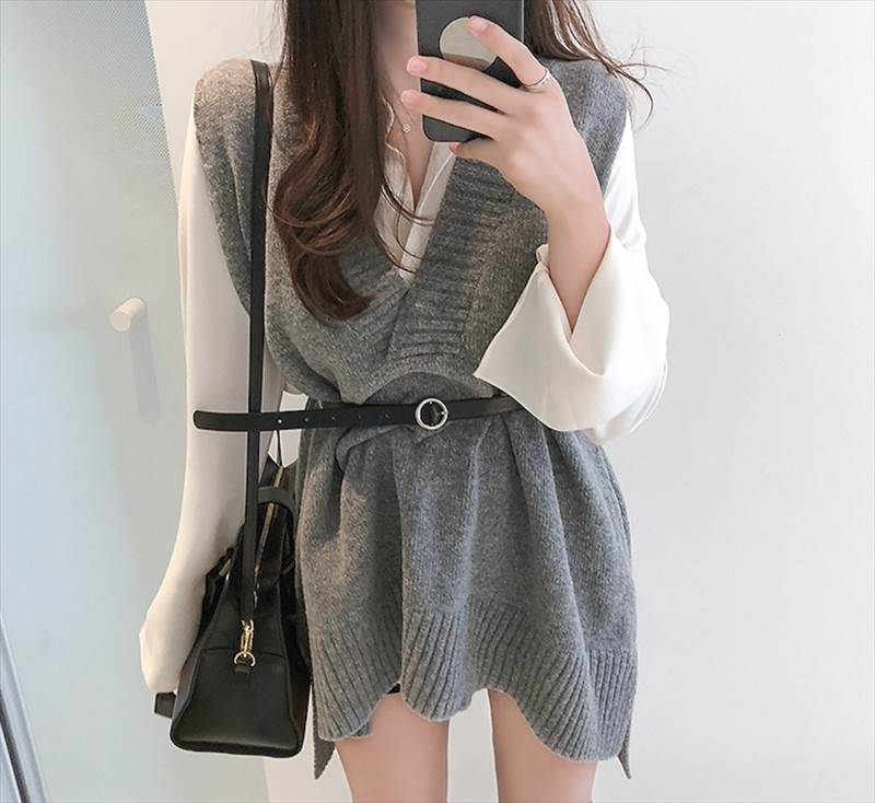 Sleeveless - レディース トップス シャツ ベスト 白シャツ 袖あり 長袖 萌袖 Vネック 襟付き ストレート 伸縮性 厚手 2点セット かわいい 大人可愛い きれいめ シンプル カジュアル 大人 上品 おしゃれ 大人可愛い 大人女子 シャツ こなれ感 ラフ ルーズ 個性的 主役級 存在感 送料無料