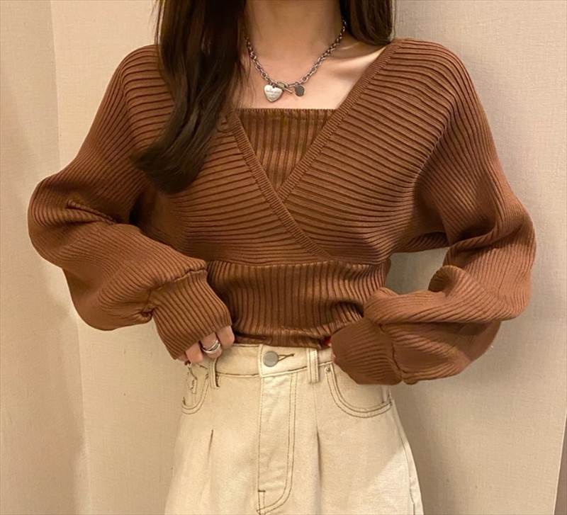 V-Neck - レディース トップス ニットソー ショート丈 長袖 萌袖 Vネック 襟なし ストレート ハイウエスト リブ リブニット 伸縮性 薄手 かわいい 大人可愛い きれいめ シンプル カジュアル 大人 上品 おしゃれ ニットソー 大人可愛い 大人女子 こなれ感 オルチャン 個性的 送料無料