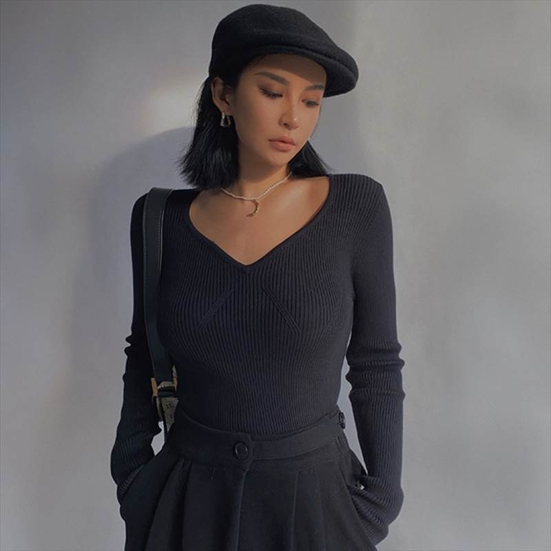 トップス シャツ レディース ニット ボトムスシャツ ショート インナー Vネック スリムフィット 短い ..