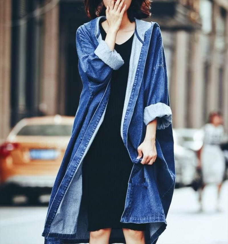 レディース アウター コート 上着 膝下丈 長袖 ドロップショルダー ボリューム袖 襟なし ストレート フード ポケット 前開き デニム 個性的 フリーサイズ 青 黒 かわいい 大人可愛い シンプル カジュアル 大人 おしゃれ 韓国 オルチャン コート 無地 春 秋 デート