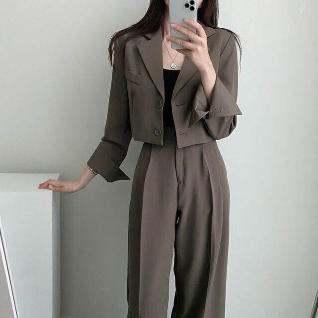 セットアップ トップス ボトムス ジャケット パンツ ショート丈 ロング丈 長袖 襟付き ポケット ハイウエスト ワイドレッグ タック 個性的 M L グレー ベージュ 黒 かわいい きれいめ シンプル おしゃれ 韓国 オルチャン マニッシュ セットアップ 無地 春 秋 通勤