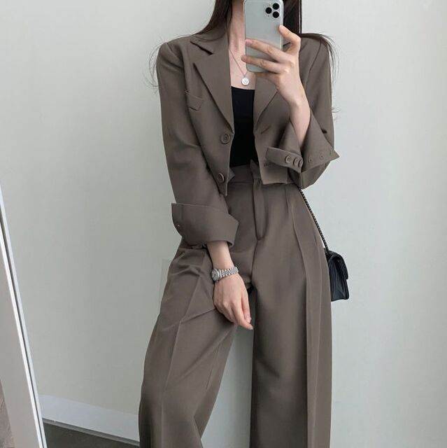 セットアップ トップス ボトムス ジャケット パンツ ショート丈 ロング丈 長袖 襟付き ポケット ハイウエスト ワイドレッグ タック 個性的 M L グレー ベージュ 黒 かわいい きれいめ シンプル おしゃれ 韓国 オルチャン マニッシュ セットアップ 無地 春 秋 通勤