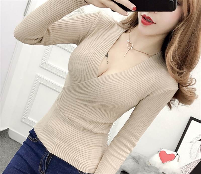トップス ニットソー 白トップス ショート ショート丈 袖あり 長袖 Vネック 襟なし スリム 細身 ハイウエスト 伸縮性 薄手 かわいい 大人可愛い きれいめ シンプル カジュアル 大人 上品 おしゃれ お洒落 大人可愛い 大人女子 こなれ感 ラフ ル 韓国 オルチャン