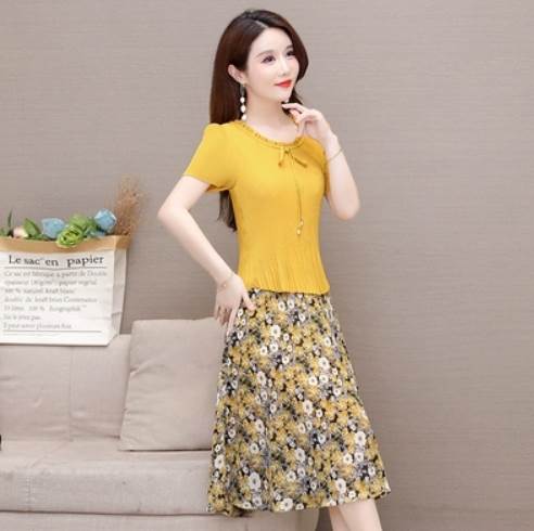 トップス スカート ブラウス フレアスカート 膝丈 ひざ丈 膝下 袖あり 半袖 ラウンドネック 襟なし Aライン フリル リボン ハイウエスト リブ 薄手 上下...