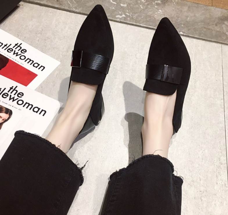 シューズ 靴 くつ クツ パンプス レディースシューズ レディースパンプス ポインテッドトゥパンプス フラットシューズ ヒール ローヒール フラット ポインテッドトゥ 痛くない 走れる ベルト 軽量 軽い 美脚 PU 薄手 個性的 パンプス かわいい 大人可愛い きれいめ