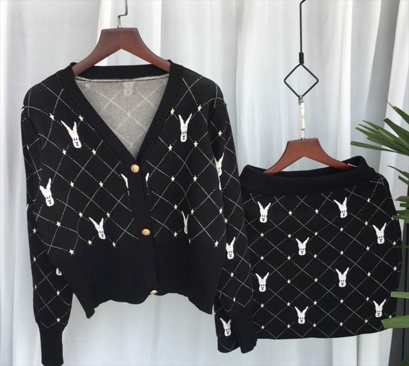 セットアップ ニットソー カーディガン ミニスカート ショート ショート丈 袖あり 長袖 Vネック 襟なし ストレート ハイウエスト 前開き ウエストゴム 伸縮性 薄手 上下セット 2点セット かわいい 大人可愛い シンプル カジュアル 大人 おしゃ 韓国 オルチャン