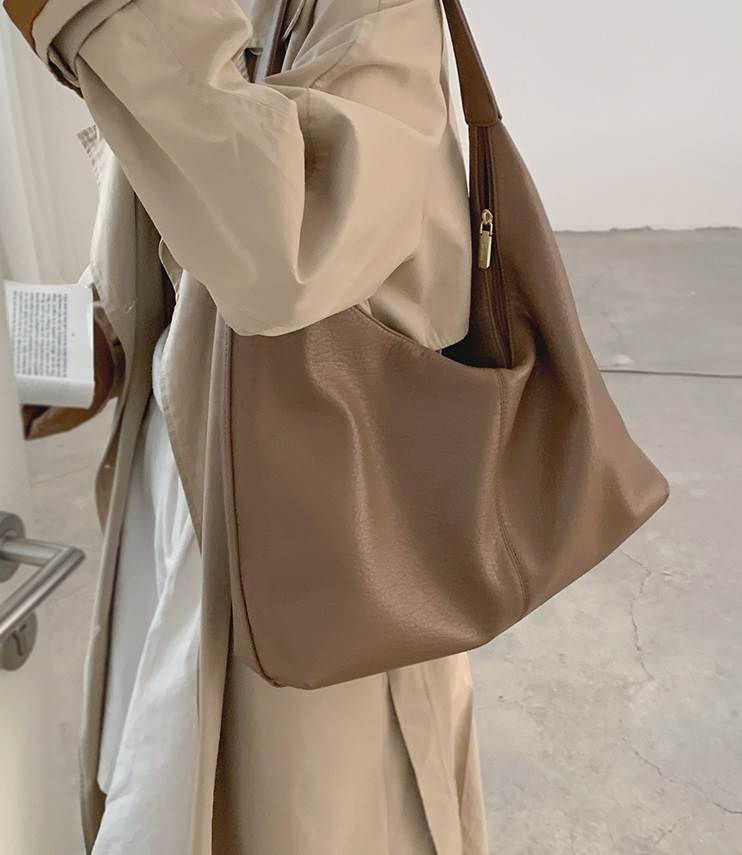 バッグ 大容量 肩掛け レザー ハンドバッグ レディース 肩がけ 手持ち スクエア 四角 ポケット ファスナー かわいい 大人可愛い きれいめ シンプル カジュアル 上品 お洒落 無地 通勤 通学 旅行 普段使い 春 夏 秋 冬 大きめ 個性的 バッグ 韓国 オルチャン 女性用