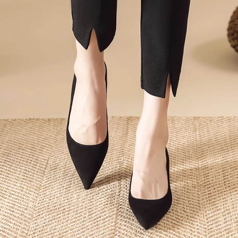 パンプス 靴 シューズ ハイヒール ポインテッドトゥ ピンヒール レディース かわいい 大人可愛い きれいめ 上品 こなれ感 シンプル カジュアル 主役級 存在感 個性的 韓国 オルチャン デート お出かけ パンプス 6cmヒール 痛くない 歩きやすい 履きやすい 安定性