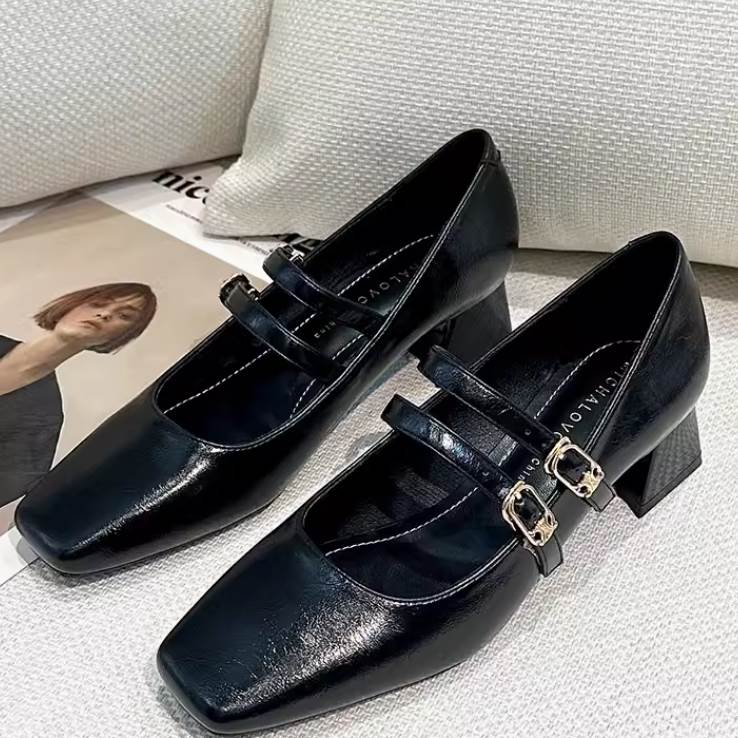 パンプス 靴 シューズ ハイヒール スクエアトゥ チャンキーヒール モテ レディース かわいい 大人可愛い きれいめ こなれ感 シンプル カジュアル 主役級 存在感 個性的 韓国 オルチャン デート お出かけ パンプス 5cmヒール 痛くない 歩きやすい 履きやすい 安定性