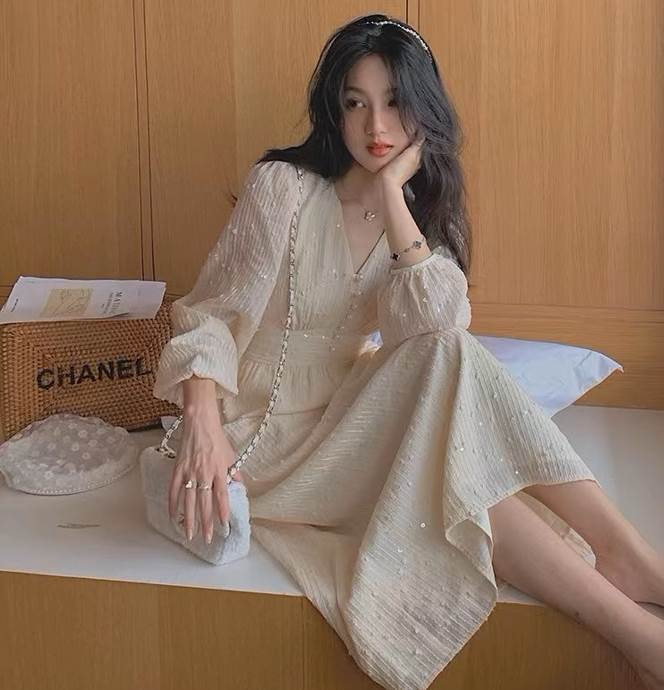 ワンピース ドレス スカート 長袖 ランタンスリーブ レディース かわいい 大人可愛い きれいめ 上品 こなれ感 シンプル カジュアル 主役級 存在感 個性的 韓国 オルチャン デート お出かけ ワンピース ロング丈 ミモレ丈 ハイウエスト Aライン Vネック シフォン