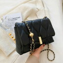 ショルダーバッグ カバン 肩掛け 手持ち ハンド 収納力 四角 スクエア型 レディース かわいい 大人可愛い きれいめ 上品 こなれ感 シンプル カジュアル 主役級 存在感 個性的 韓国 オルチャン デート お出かけ ショルダーバッグ 柔らかい 軽量 便利 マルチウェイ