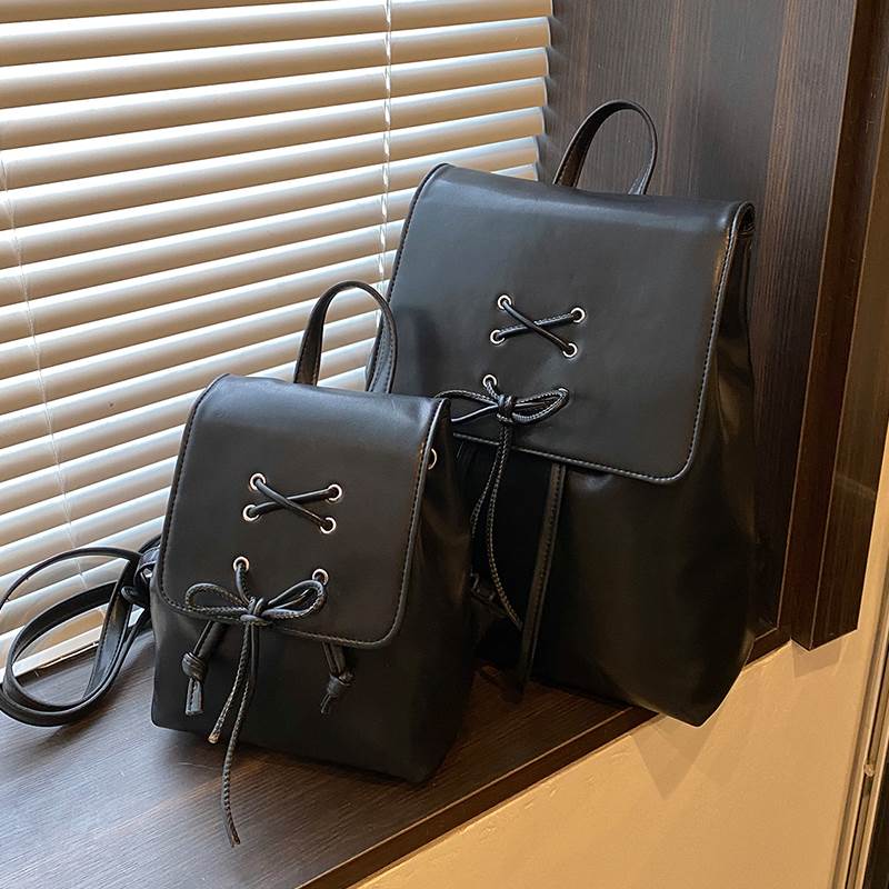 リュック ショルダーバッグ カバン 送料無料 肩掛け 手持ち マルチウェイ ラフ モテ レディース かわいい 大人可愛い きれいめ 上品 こなれ感 シンプル カジュアル 主役級 存在感 個性的 韓国 オルチャン デート お出かけ リュック ミニ コンパクト 軽量 便利 バックパック