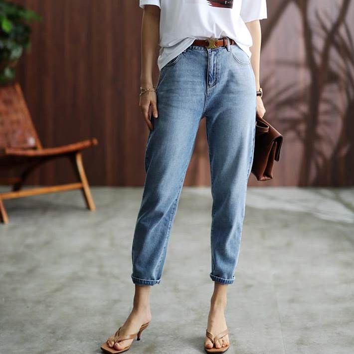 Straight Jeans - デニムパンツ ボトムス テーパード ハイウエスト ファスナー レディース かわいい 大人可愛い きれいめ 上品 こなれ感 シンプル カジュアル 主役級 存在感 個性的 韓国 オルチャン デート お出かけ デニムパンツ スリム 脚長 美脚 ストレート スタイルアップ ラフ