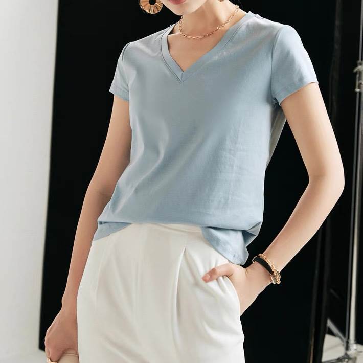 樂天商城 - Tシャツ カットソー ブラウス トップス 半袖 Vネック スリムフィット 爽やか レディース かわいい 大人可愛い きれいめ こなれ感 シンプル カジュアル 主役級 存在感 個性的 韓国 オルチャン デート お出かけ Tシャツ プルオーバー ストレート ラフ ミディアム丈