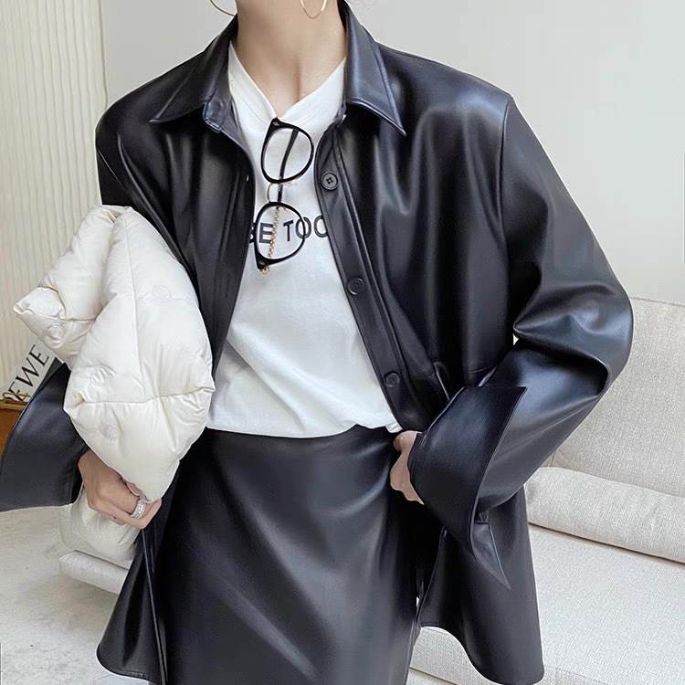 乐天商城 - レザージャケット トップス カットソー 襟付き ポロカラー ストレート レディース かわいい 大人可愛い きれいめ 上品 こなれ感 シンプル カジュアル 主役級 存在感 個性的 韓国 オルチャン デート お出かけ レザージャケット 前開き ミディアム丈 革ジャン ボタン