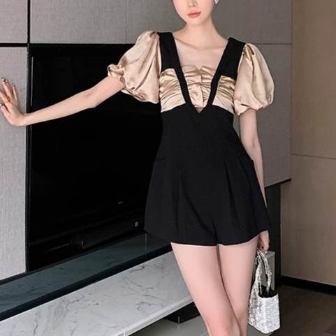 オールインワン ジャンプスーツ パンツ ショート丈 ミ二丈 半袖 レディース かわいい 大人可愛い きれいめ こなれ感 シンプル カジュアル 主役級 存在感 個性的 韓国 オルチャン デート お出かけ オールインワン シャーリング レトロ ウエストマーク パフスリーブ