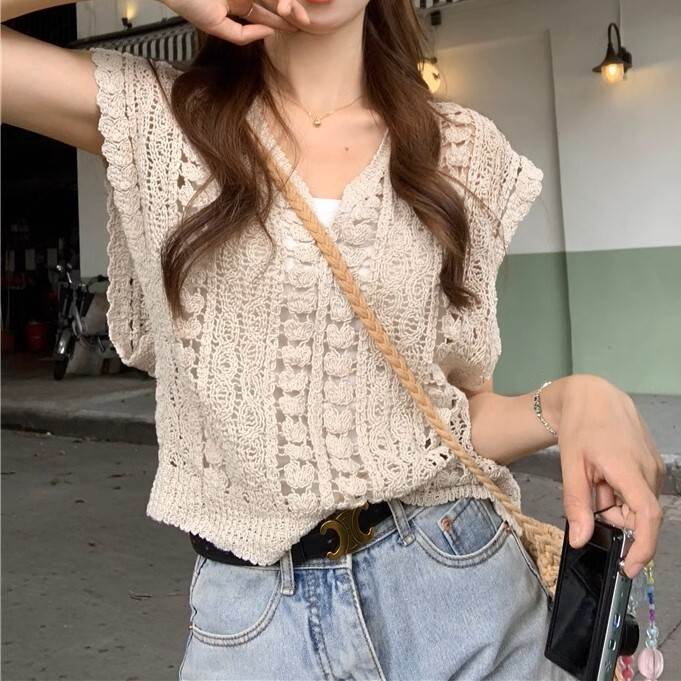 二ットソー サマーニット セーター トップス Vネック フレアスリーブ レディース かわいい 大人可愛い きれいめ 上品 こなれ感 シンプル カジュアル 主役級 存在感 個性的 韓国 オルチャン デート お出かけ ニットソー プルオーバー ミディアム丈 シースルー 肌見せ