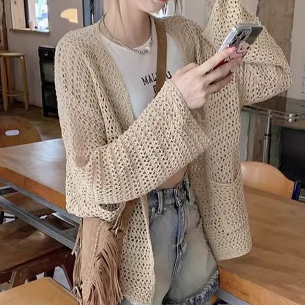 カーディガン トップス アウター ノーカラー 羽織 前開き 上着 レディース かわいい 大人可愛い きれいめ 上品 こなれ感 シンプル カジュアル 主役級 存在感 個性的 韓国 オルチャン デート お出かけ カーディガン 透け感 長袖 薄手 ワイド ポケット 編み目 ラフ