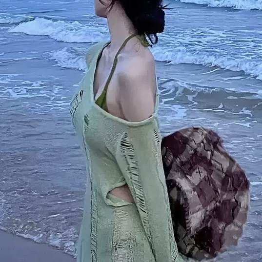 スイムウェア 水着 ビキニ 三角 谷間見せ レディース かわいい 大人可愛い きれいめ 上品 こなれ感 シンプル カジュアル 主役級 存在感 個性的 韓国 オルチャン デート お出かけ スイムウェア 脚長 スタイルアップ カーディガン パッド付き セパレート 3点セット