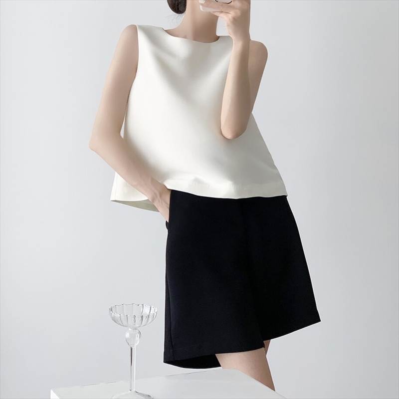 Sleeveless - ベスト カットソー トップス シャツ ブラウス インナー ノースリーブ レディース かわいい 大人可愛い きれいめ こなれ感 シンプル カジュアル 主役級 存在感 個性的 韓国 オルチャン デート お出かけ ベスト プルオーバー ミディアム丈 ラウンドネック 袖なし