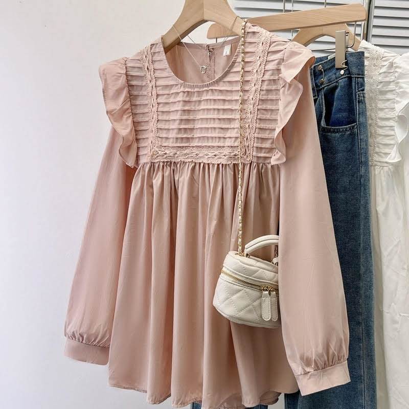 シャツ ブラウス トップス カットソー ラウンドネック 長袖 フリル レディース かわいい 大人可愛い きれいめ 上品 こなれ感 シンプル カジュアル 主役級 存在感 個性的 韓国 オルチャン デート お出かけ シャツ ミディアム丈 ボタン ボリューム袖 ベビードール