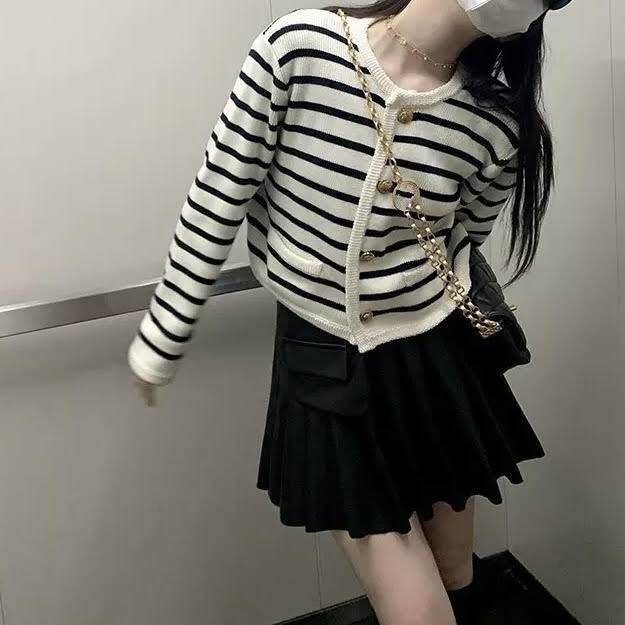 Rakuten - ニットカーディガン トップス 羽織 前開き ボタン レディース かわいい 大人可愛い きれいめ 上品 こなれ感 シンプル カジュアル 主役級 存在感 個性的 韓国 オルチャン デート お出かけ ニットカーディガン 長袖 ミディアム丈 セーター 華やか ラウンドネック モテ
