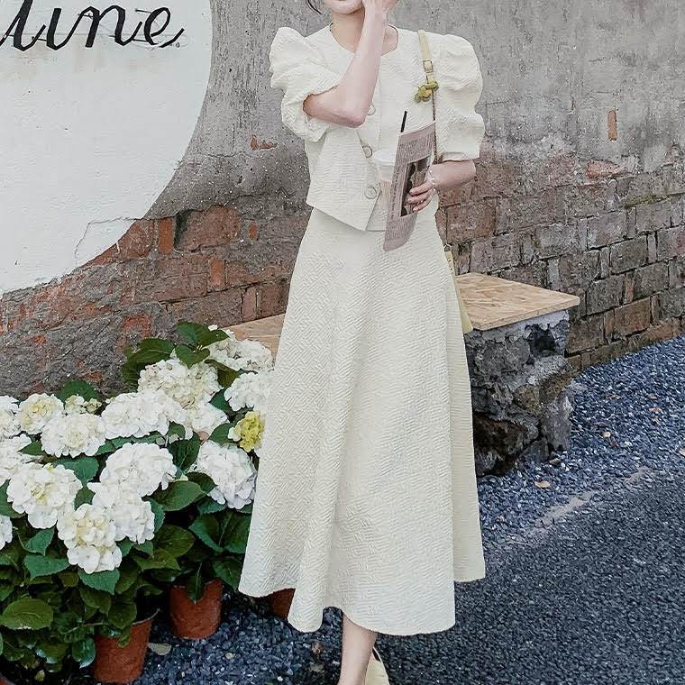 レディース セットアップ トップス 半袖 パフスリーブ ラウンドネック ボタン 前開き スカート ロング丈 ポケット Aライン ハイウエスト 2点セット 上下セット スリム 細身 きれいめ 上品 おしゃれ お洒落 大人可愛い 大人女子 シンプル 韓国 オルチャン