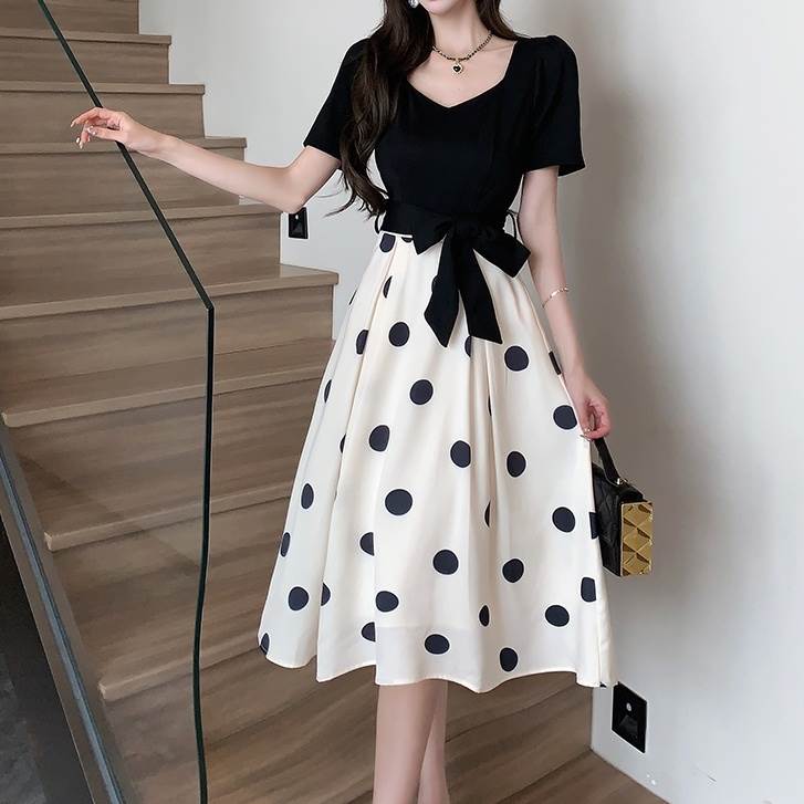 ワンピース ドレス レディース ミニ ショート 膝丈 膝下 ミモレ 半袖 タイト スリム 細身 Aライン 切り替え フェミニン リボン ハイウエスト かわいい 大人可愛い きれいめ シンプル おしゃれ こなれ感 ガーリー エレガント 主役級 存在感 キュー 韓国 オルチャン