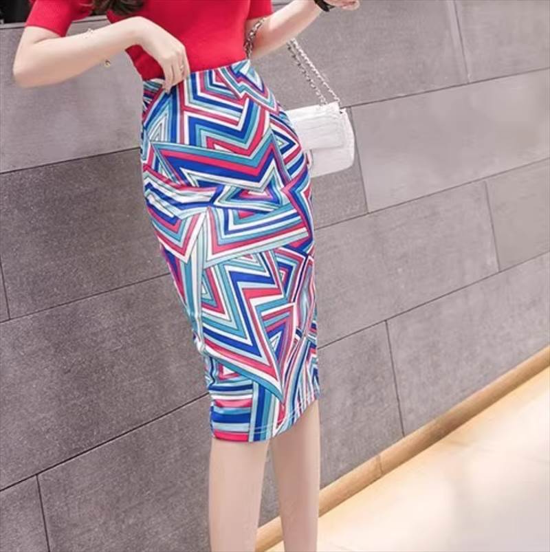 スカート 膝丈 タイト スリム 細身 かわいい 大人可愛い きれいめ カジュアル 上品 おしゃれ かっこいい レトロ 個性的 クール モード系 エレガント 主役級 存在感 抜け感 ラブリー キュート ゴシック 都会的 クラシカル ロマンティック ナチュラル 韓国 オルチャン