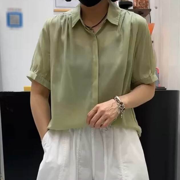 乐天商城 - レディース トップス シャツ 前開き 半袖 パフスリーブ Vネック 襟付き ポロカラー スリム プリーツ 透け感 コンサバ ボタン 落ち感 薄手 きれいめ シンプル カジュアル 上品 おしゃれ こなれ感 ラフ ルーズ 抜け感 ベーシック ナチュラル 無地 韓国 オルチャン