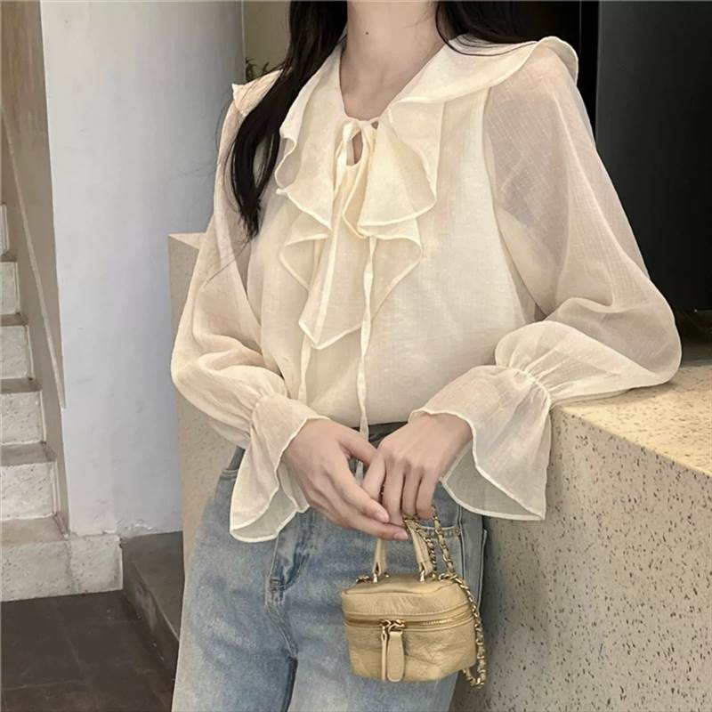 レディース トップス シャツ ブラウス 長袖 フレアスリーブ ベルスリーブ Vネック りぼんタイ フレア フェミニン シフォン フリル リボン 透け感 薄手 かわいい 大人可愛い きれいめ カジュアル 上品 おしゃれ レトロ ガーリー エレガント 韓国 オルチャン
