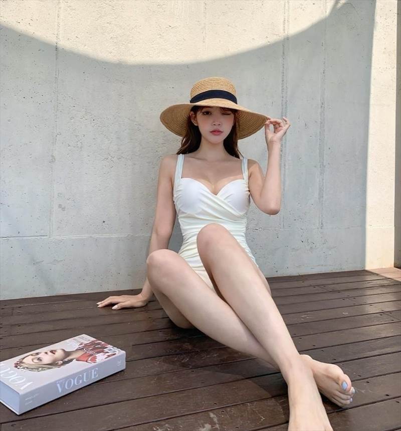 スイムウェア 水着 ワンピース バックシャーリング ハイウエスト レディース かわいい 大人可愛い きれいめ こなれ感 シンプル カジュアル 主役級 存在感 個性的 韓国 オルチャン デート お出かけ スイムウェア スタイルアップ 体型カバー バックコンシャス 上品