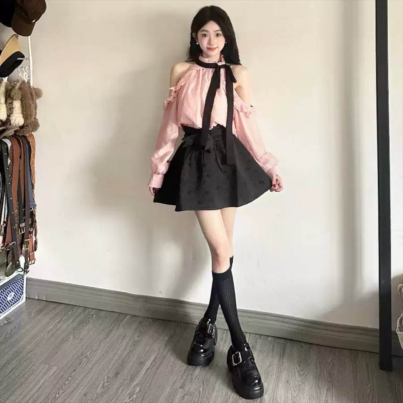 シャツ ブラウス トップス カットソー ボトムス スカート フレア レディース かわいい 大人可愛い きれいめ 上品 こなれ感 シンプル カジュアル 主役級 存在感 個性的 韓国 オルチャン デート お出かけ シャツ 前開き ミディアム丈 Aライン オープンショルダー