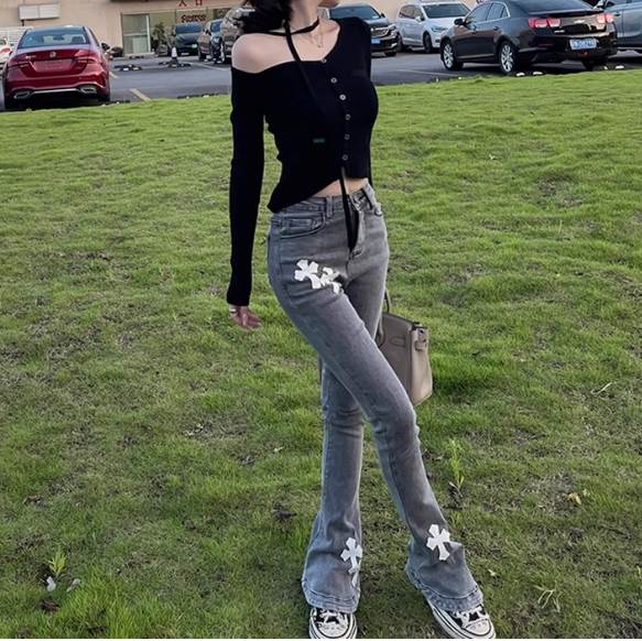 Straight Jeans - デニムパンツ ボトムス フルレングス ハイウエスト ジーンズ レディース かわいい 大人可愛い きれいめ 上品 こなれ感 シンプル カジュアル 主役級 存在感 個性的 韓国 オルチャン デート お出かけ デニムパンツ フレア ストレート ポケット ファスナー ベルボトム