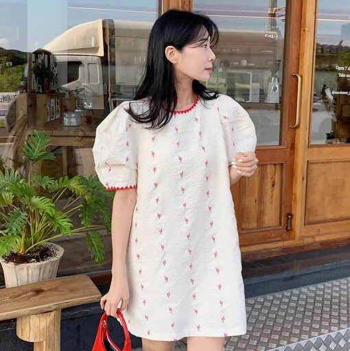 レディース ワンピース サマーワンピ 膝下 ミディアム 半袖 ボリューム袖 パフスリーブ 萌袖 フリル袖 Uネック フレア Aライン フェミニン 刺繍 ヴィンテージ かわいい 大人可愛い レトロ ヴィンテージ ラブリー キュート クラシカル ベーシ 韓国 オルチャン レディース ワンピース サマーワンピ 膝下 ミディアム 半袖 ボリューム袖 パフスリーブ 萌袖 フリル袖 Uネック フレア Aライン フェミニン 刺繍 ヴィンテージ かわいい 大人可愛い レトロ ヴィンテージ ラブリー キュート クラシカル ベーシ 韓国 オルチャン