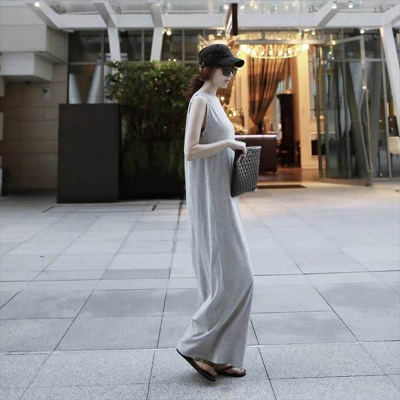 ワンピース 韓国風 オルチャン リラックスワンピース 綿 コットン 大人カジュアル リゾート ふんわり ラフ リラックス こなれ感 ロング ノースリーブ Uネック ラウンドネック ストレート Iライン 可愛い かわいい 大人可愛い きれい シンプル 韓国 オルチャン