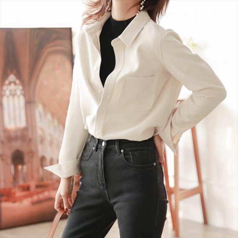定番 トップス 韓国風 シャツ ブラウス カラーシャツ 無地 袖あり 長袖 襟あり レイヤード 前開き かわいい 大人可愛い きれいめ シンプル カジュアル 大人 大人カジュアル 上品 おしゃれ お洒落 大人女子 こなれ感 ラフ モード系 モダン 韓国 オルチャン