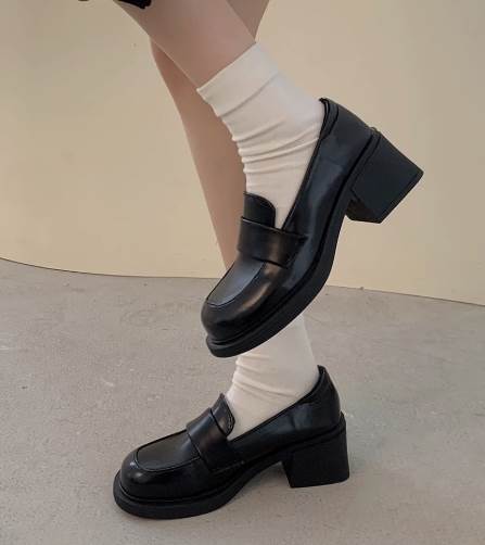 レディース ローファー ボリューム 厚底 甲高 柔らかい 美脚 脚長 フェイクレザー かわいい 大人可愛い きれいめ シンプル カジュアル 上品 おしゃれ かっこいい レトロ フォーマル ラフ 都会的 ベーシック 送料無料 個性的 ブーツ こなれ感 とろみ感 韓国 オルチャン