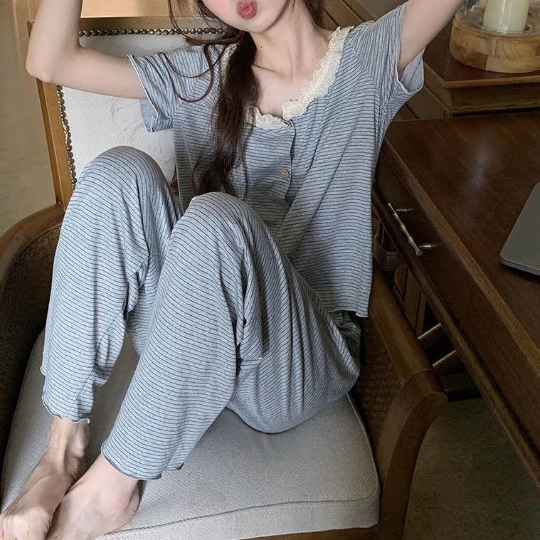 セットアップ レディース ルームウェア パジャマ 部屋着 寝巻き 半袖 ラウンドネック レース オーバーサイズ かわいい 大人可愛い 可愛い 大人女子 大人 きれいめ シンプル カジュアル おしゃれ お洒落 ラフ ガーリー ルーズ とろみ感 抜け感 ラブ 韓国 オルチャン