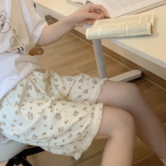 レディース パンツ ルームウェア パジャマ 寝巻き ショートパンツ ショート ウエストゴム 伸縮性 かわいい 可愛い 大人可愛い 大人女子 大人 きれいめ シンプル カジュアル おしゃれ お洒落 ラフ ガーリー ルーズ とろみ感 抜け感 ラブリー キュー 韓国 オルチャン