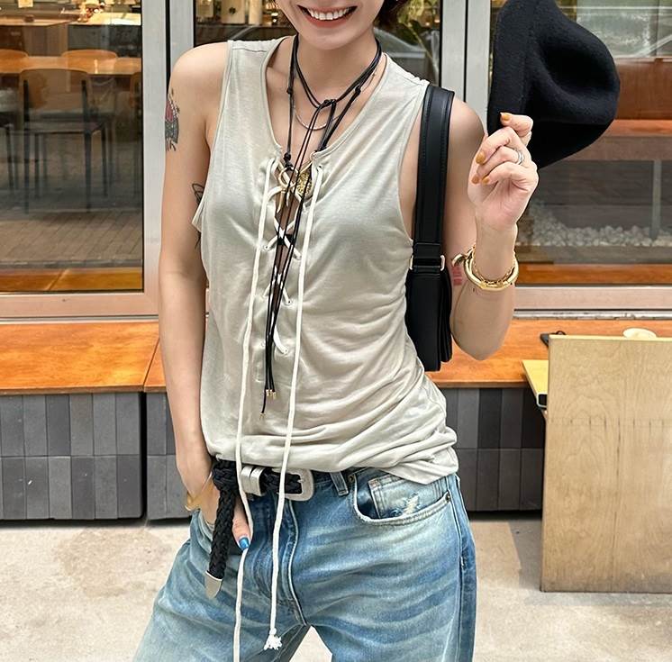 樂天商城 - レースアップ タンクトップ レディース トップス プルオーバー インナー 袖なし ノースリーブ Uネック 襟なし スリム 細身 かわいい 大人可愛い シンプル カジュアル おしゃれ こなれ感 ボーイッシュ 無地 春 夏 秋 冬 ママ 通勤 学生 学校 通学 デート お出かけ 旅行