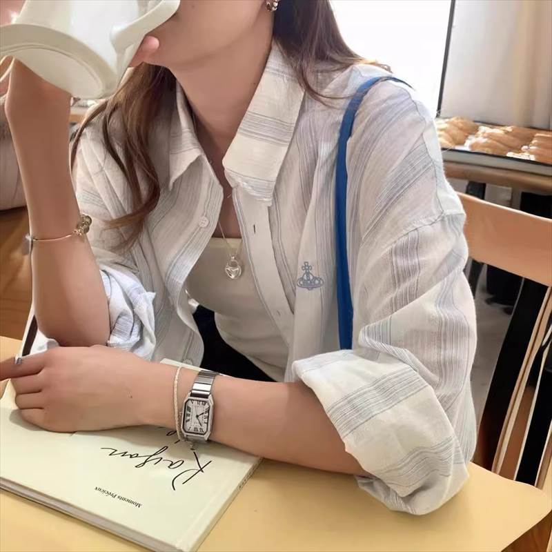 Long-Sleeved - ストライプ柄 長袖 ルーズ シャツ レディース トップス 羽織 丈長 ミディアム 長袖 オープンショルダー 襟付き 角襟 ポロカラー 前開き ボタン かわいい 大人可愛い シンプル カジュアル おしゃれ こなれ感 ルーズ ストライプ 春 夏 秋 ママ 通勤 学生 学校 通学 デート