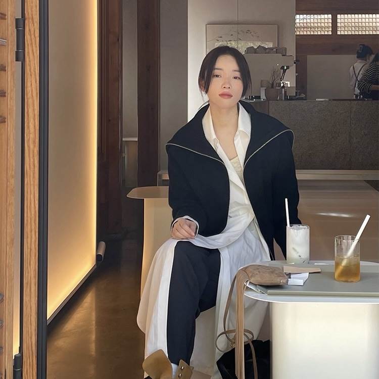 乐天商城 - レディース トップス ニット セーター プルオーバー パーカー トレーナー 前開き ショート 長袖 Vネック ハイネック セミフレア タイト ストリート ふわふわ ふっくら ファスナー 前開き 2way 伸縮性 ヴィンテージ 厚手 ニット ケーブルニット 韓国 オルチャン