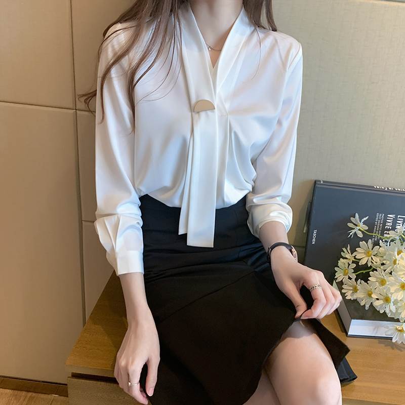 ブラウス レディース トップス シャツ ボウタイ ネクタイ 長袖 無地 薄手 Vネック シンプル かわいい きれいめ フォーマル ビジネス カジュアル 通勤 OL オフィス 行事 卒業式 入学式 休日 お出かけ デート 女子会 着回し おしゃれ 大人 会社 二次会 韓国 オルチャン