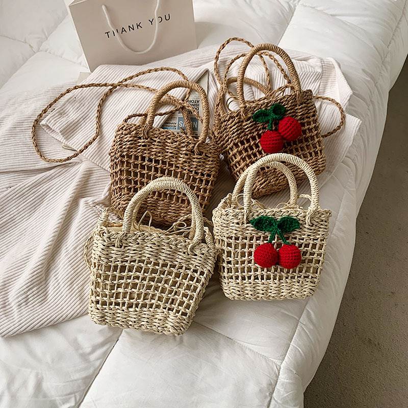かご バッグ チェリー さくらんぼ 韓国ショルダー 2way レディース 春 夏 ストロー バケット ミニ ハンド スクエア型 肩がけ 小さめ ワンポイント ニット編み デザイン 裏地付き 大人 かわいい レトロ ガーリー ラブリー 通学 学生 お出かけ 休日 デート リゾート お揃い