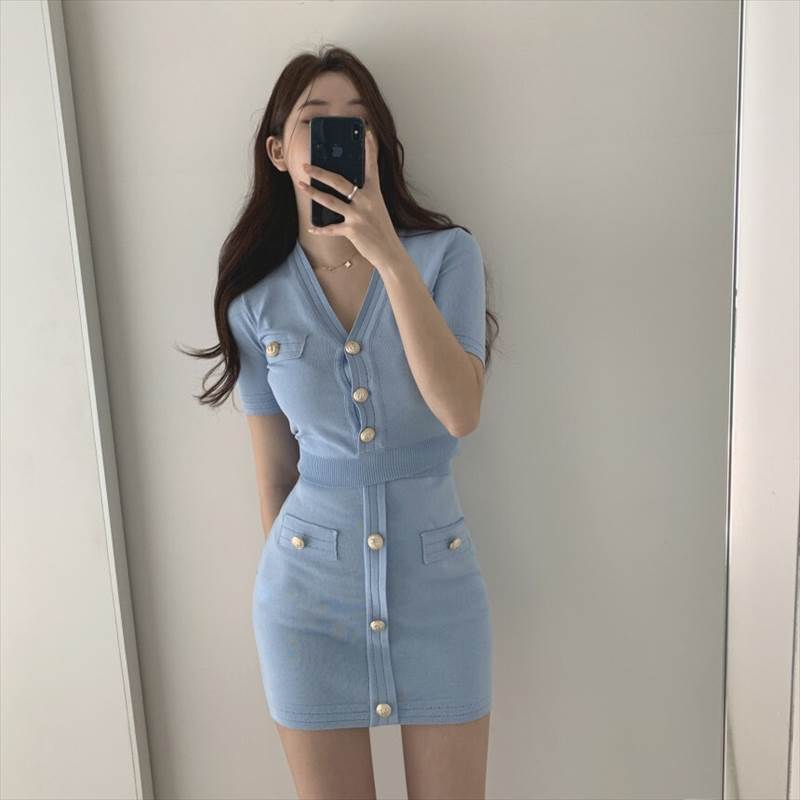 セットアップ 半袖 レディース 春 夏 2点 上下 セット トップス スカート ミニ Vネック ボタン 韓国 オルチャン 可愛い シンプル カジュアル おしゃれ 着痩せ 細見え 着回し 合わせやすい おうち時間 休日 デート パーティー イベント 女子会 OL 学生 大学生 ママ 通勤 通学