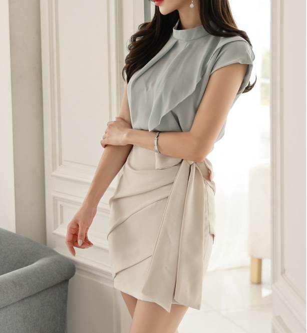 ブラウス タイトスカート セットアップ ブラウス タイトスカート ミニ ミニ丈 袖あり 半袖 ハイネック シフォン かわいい 大人可愛い きれいめ シンプル カジュアル 大人 上品 おしゃれ お洒落 大人可愛い 大人女子 こなれ感 エレガント 無地 春 夏 10代 20代 30代